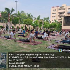 This morning, our students and staff gathered to celebrate International Yoga Day with a rejuvenating yoga session! 🌞🧘‍♀️🧘‍♂️ It was an incredible experience to connect, breathe, and stretch together, fostering both physical and mental well-being. Here's to embracing the spirit of yoga and continuing our journey towards a healthier, balanced life.